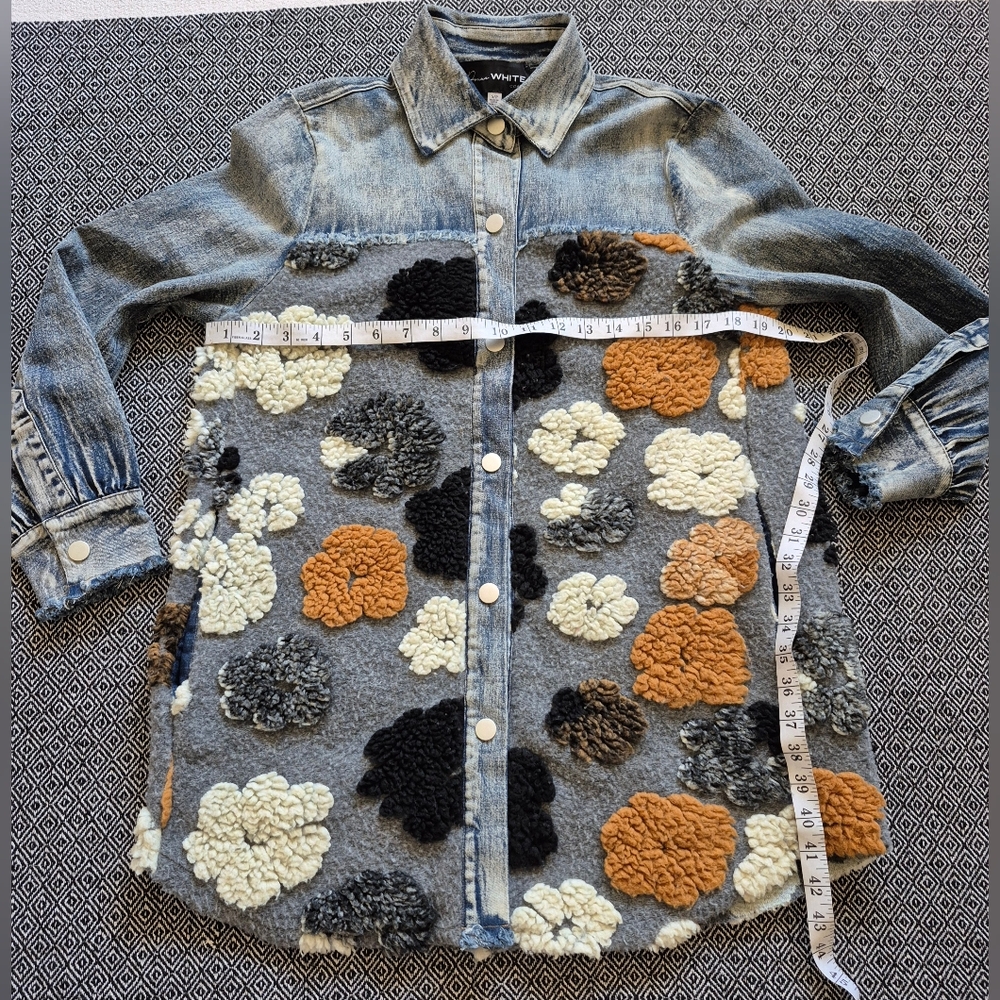 Donna White Coats Denim Shacket With Plush Floral Design Size Small - Picture 2 of 11